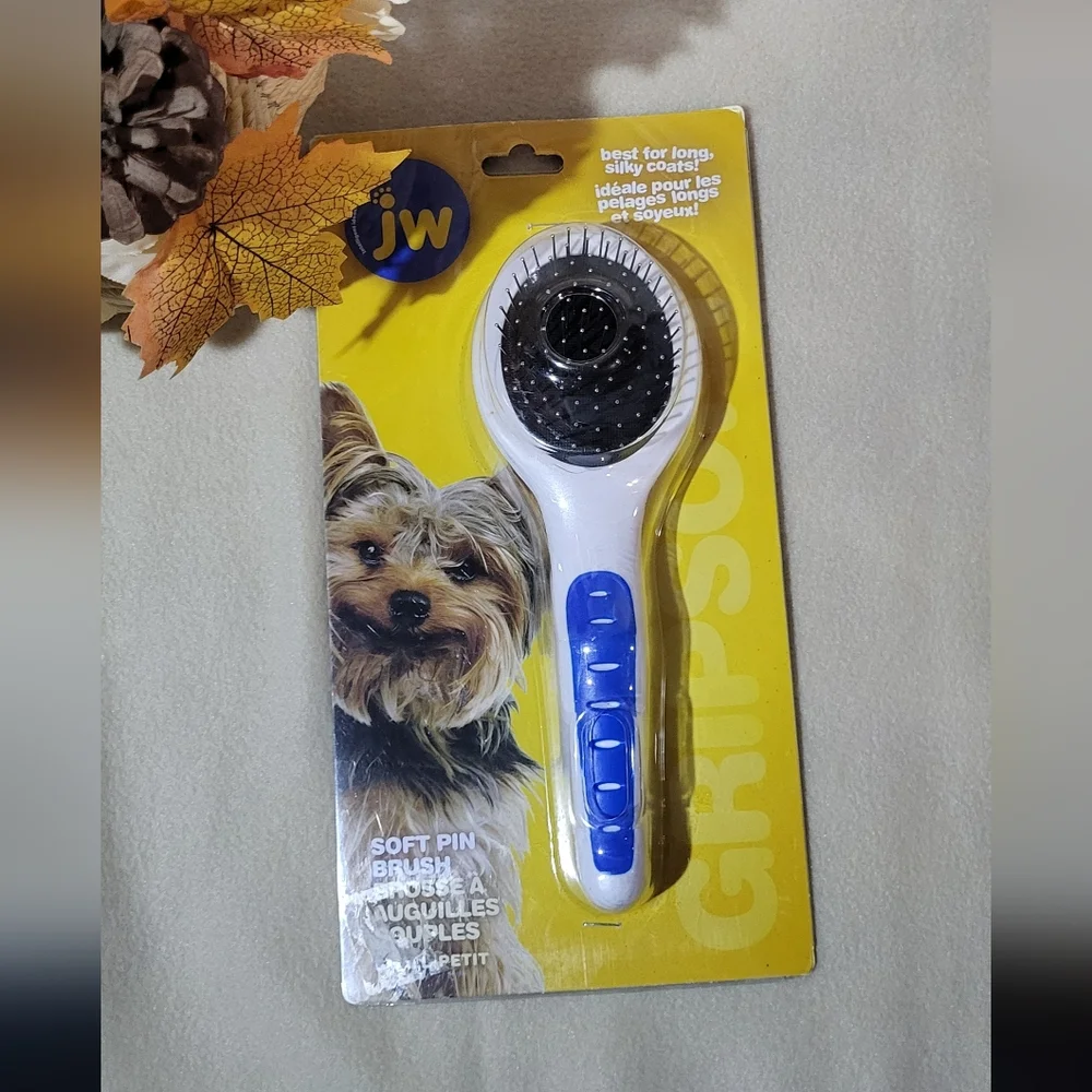 JW NIP White Pet Dog Small Gripsoft Pin Brush